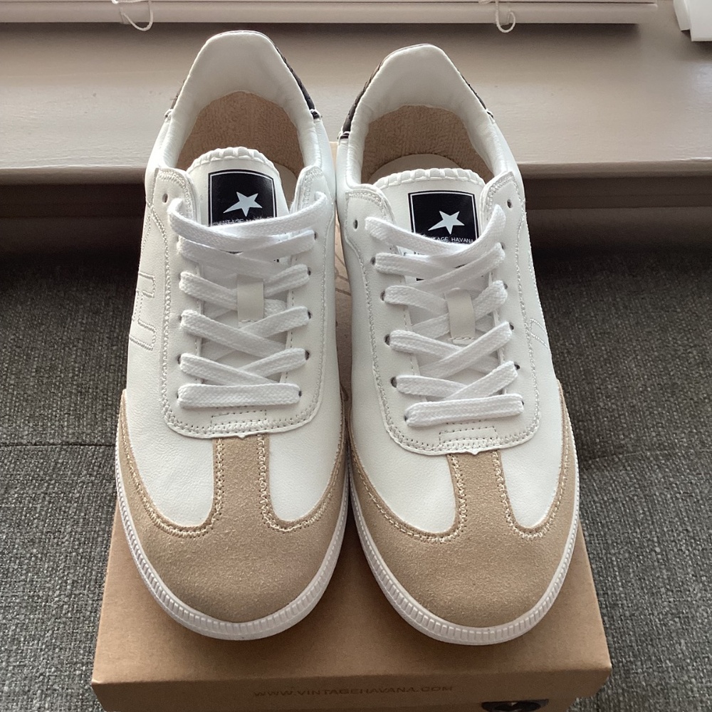 Vintage Havana Crisp Sneaker (Women), size 8.5 - Picture 4 of 13